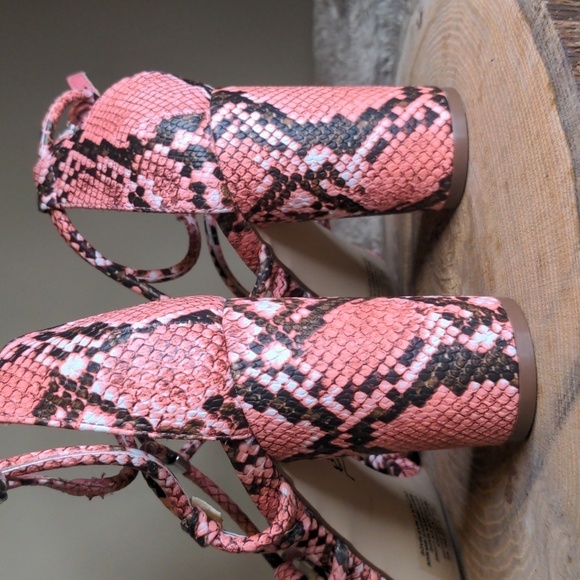 JUSTFAB ALL EYEZ ON ME Barbie PINK SNAKE SKIN CHUNKY HEEL SZ 8.5 - Picture 5 of 10